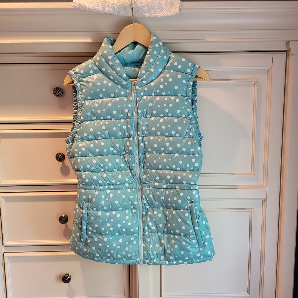 Uniqlo Packable Winter Vest Green with white polka dots Size L Womens